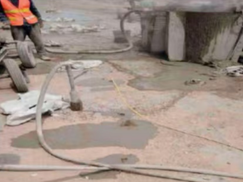 南澳水泥混凝土路面板底注浆技术 路面脱空注浆整治方案